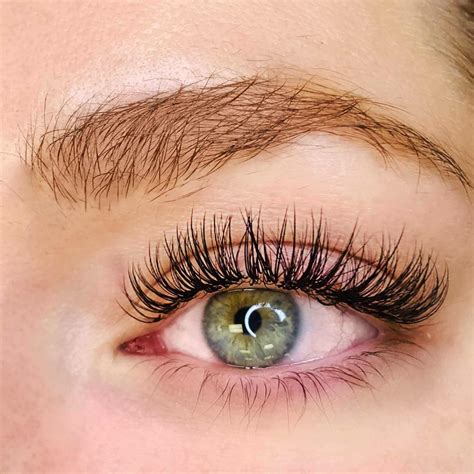 The Importance of Aftercare for Magic Glue Eyelash Extensions